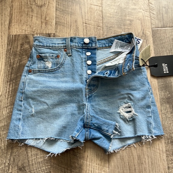 LEVI'S Super High Rise Ribcage Jean Shorts 🎀🎀 - Picture 6 of 12